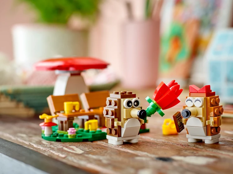 LEGO ICONIC 40711 Piknik pary jeżyków