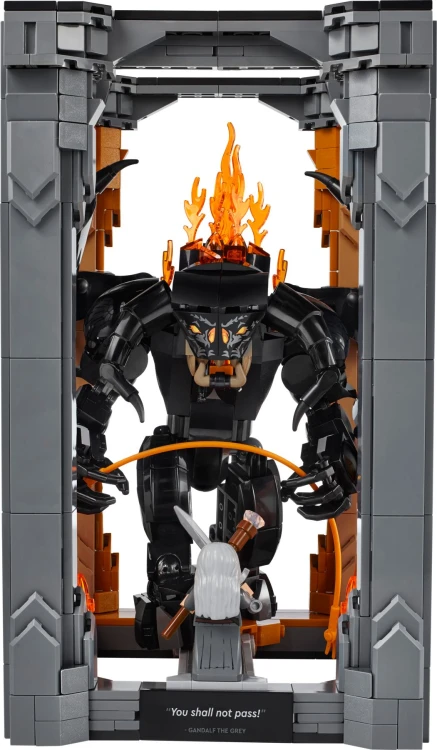 LEGO ICONS 10367 Władca pierścieni- Book nook z Barlogiem Mr Puggy.jpg