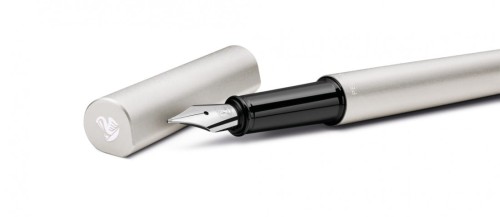Pióro Pelikan INeo metalowe srebrne.jpg