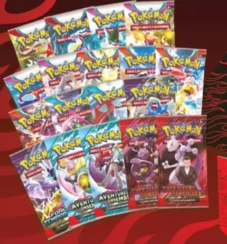 Pokemon TCG- Ultra Premium Collection Moltres Puggy.jpg
